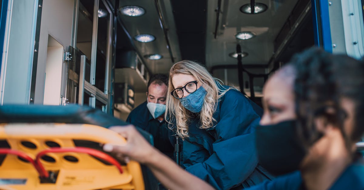 游戏公司和玩家在打击技术支持上的角色分工